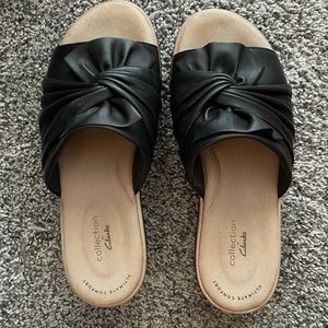 Clarks Jillian Leap black leather slides 7.5 | 8W